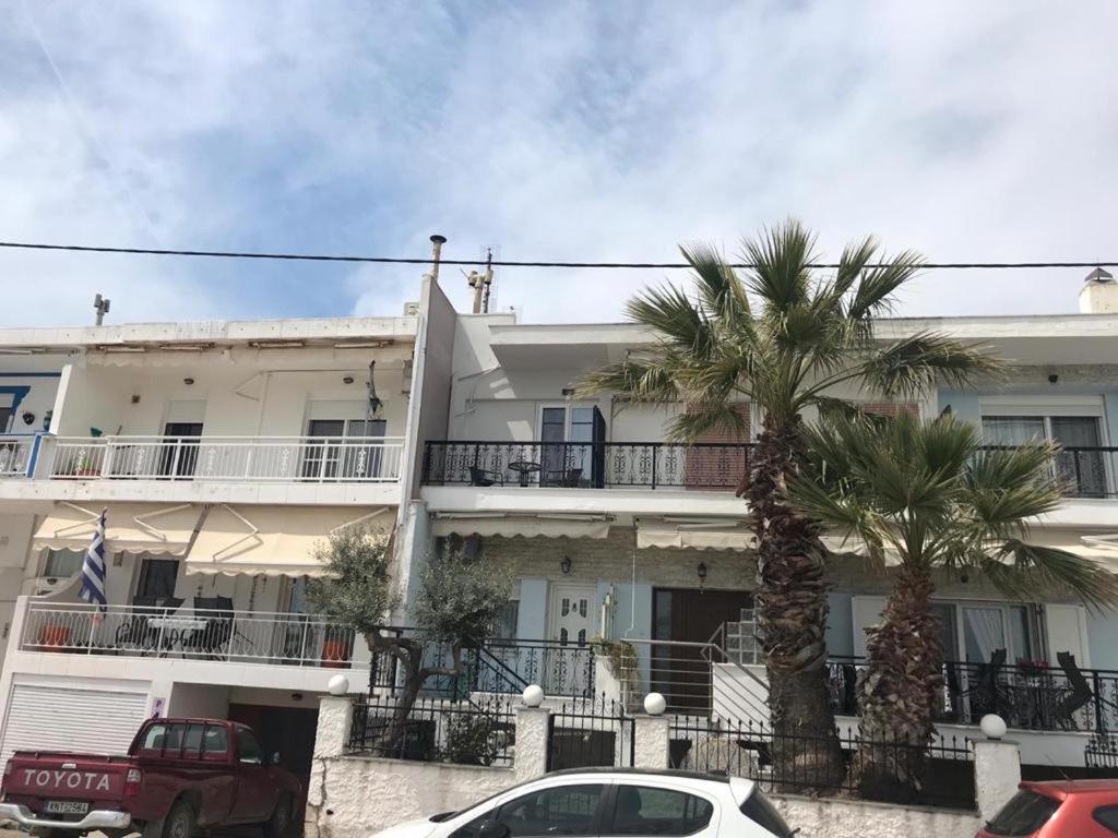 דירות Néa Péramos E & F Sea View Flat מראה חיצוני תמונה
